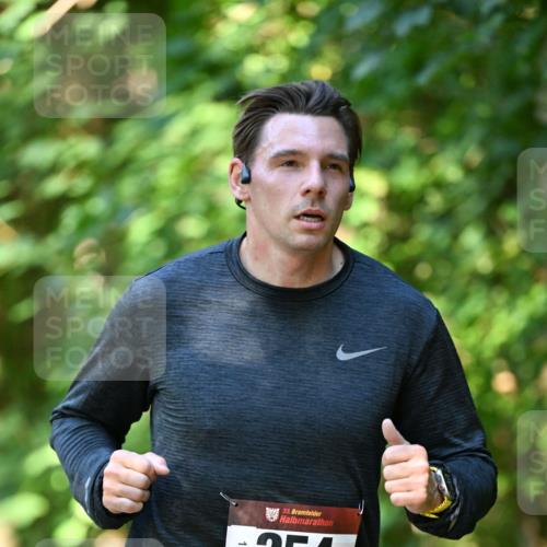 06.10.2024 - Bramfelder Halbmarathon 2024 Dr. Thomas Lammeyer http://msf.ph/oto/7340755 06.10.2024 10:46:09 Laufen 33, 254 meine-sportfotos.de