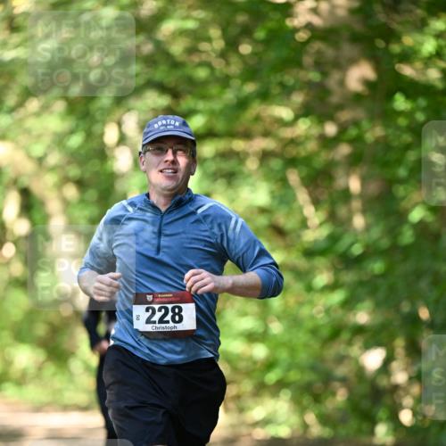 06.10.2024 - Bramfelder Halbmarathon 2024 Dr. Thomas Lammeyer http://msf.ph/oto/7340771 06.10.2024 10:46:16 Laufen 50, 33, 228 meine-sportfotos.de
