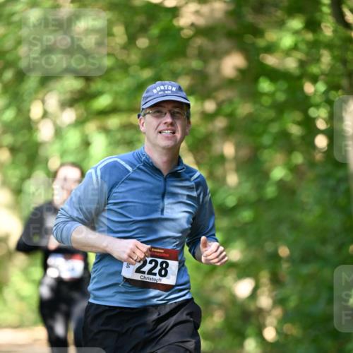 06.10.2024 - Bramfelder Halbmarathon 2024 Dr. Thomas Lammeyer http://msf.ph/oto/7340774 06.10.2024 10:46:17 Laufen 990, 228 meine-sportfotos.de