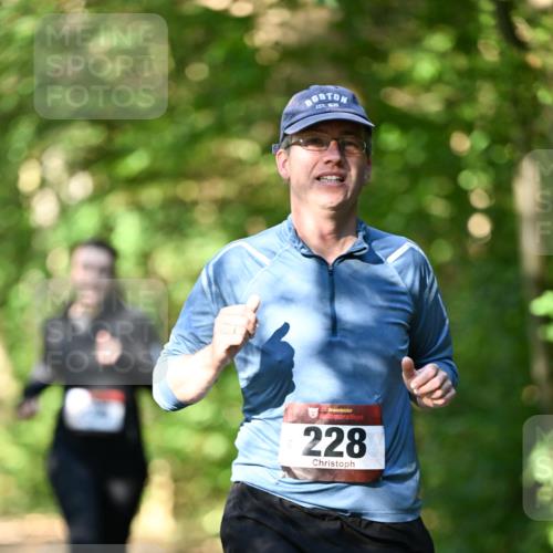 06.10.2024 - Bramfelder Halbmarathon 2024 Dr. Thomas Lammeyer http://msf.ph/oto/7340777 06.10.2024 10:46:17 Laufen 1630, 33, 228 meine-sportfotos.de