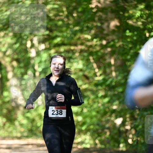 06.10.2024 - Bramfelder Halbmarathon 2024 Dr. Thomas Lammeyer http://msf.ph/oto/7340778 06.10.2024 10:46:18 Laufen 235, 238 meine-sportfotos.de