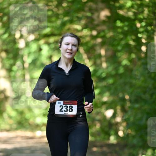 06.10.2024 - Bramfelder Halbmarathon 2024 Dr. Thomas Lammeyer http://msf.ph/oto/7340784 06.10.2024 10:46:19 Laufen 235, 238 meine-sportfotos.de