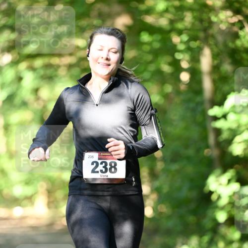 06.10.2024 - Bramfelder Halbmarathon 2024 Dr. Thomas Lammeyer http://msf.ph/oto/7340788 06.10.2024 10:46:19 Laufen 235, 33, 238 meine-sportfotos.de