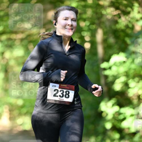 06.10.2024 - Bramfelder Halbmarathon 2024 Dr. Thomas Lammeyer http://msf.ph/oto/7340790 06.10.2024 10:46:19 Laufen 235, 238 meine-sportfotos.de