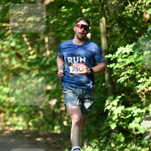 06.10.2024 - Bramfelder Halbmarathon 2024 Dr. Thomas Lammeyer http://msf.ph/oto/7340863 06.10.2024 10:46:38 Laufen 2024, 259 meine-sportfotos.de