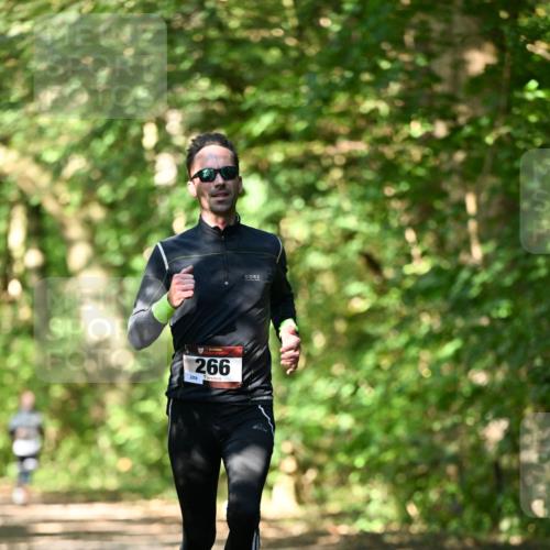 06.10.2024 - Bramfelder Halbmarathon 2024 Dr. Thomas Lammeyer http://msf.ph/oto/7340899 06.10.2024 10:46:48 Laufen 266, 209 meine-sportfotos.de