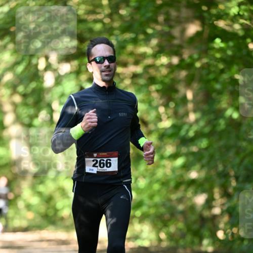 06.10.2024 - Bramfelder Halbmarathon 2024 Dr. Thomas Lammeyer http://msf.ph/oto/7340905 06.10.2024 10:46:49 Laufen 266, 209 meine-sportfotos.de