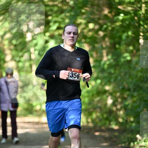 06.10.2024 - Bramfelder Halbmarathon 2024 Dr. Thomas Lammeyer http://msf.ph/oto/7340982 06.10.2024 10:47:20 Laufen 356 meine-sportfotos.de