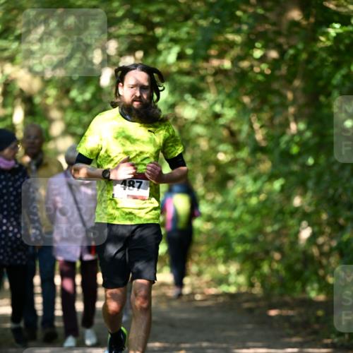 06.10.2024 - Bramfelder Halbmarathon 2024 Dr. Thomas Lammeyer http://msf.ph/oto/7340995 06.10.2024 10:47:22 Laufen 487 meine-sportfotos.de