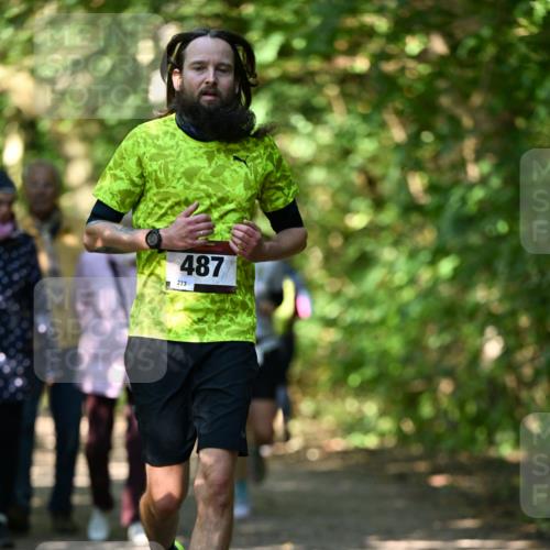 06.10.2024 - Bramfelder Halbmarathon 2024 Dr. Thomas Lammeyer http://msf.ph/oto/7341000 06.10.2024 10:47:23 Laufen 487, 233 meine-sportfotos.de