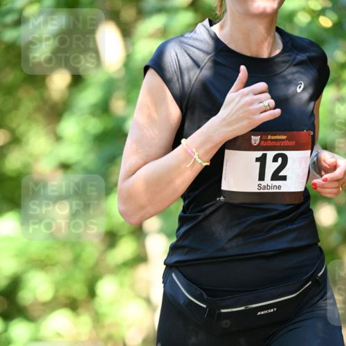 06.10.2024 - Bramfelder Halbmarathon 2024 Dr. Thomas Lammeyer http://msf.ph/oto/7341059 06.10.2024 10:47:43 Laufen 33, 12 meine-sportfotos.de
