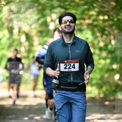 06.10.2024 - Bramfelder Halbmarathon 2024 Dr. Thomas Lammeyer http://msf.ph/oto/7341078 06.10.2024 10:47:52 Laufen 33, 224 meine-sportfotos.de