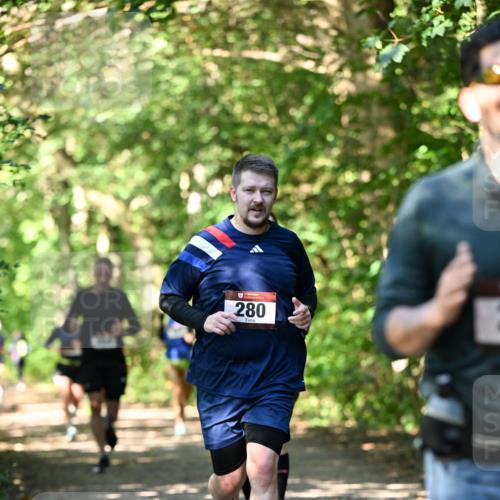 06.10.2024 - Bramfelder Halbmarathon 2024 Dr. Thomas Lammeyer http://msf.ph/oto/7341084 06.10.2024 10:47:53 Laufen 280 meine-sportfotos.de