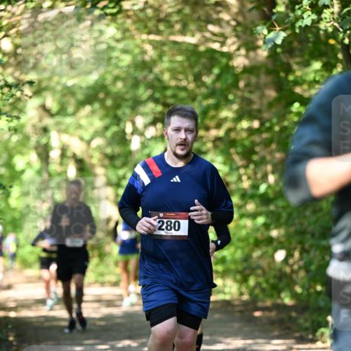 06.10.2024 - Bramfelder Halbmarathon 2024 Dr. Thomas Lammeyer http://msf.ph/oto/7341085 06.10.2024 10:47:53 Laufen 280 meine-sportfotos.de