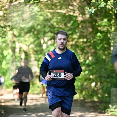 06.10.2024 - Bramfelder Halbmarathon 2024 Dr. Thomas Lammeyer http://msf.ph/oto/7341087 06.10.2024 10:47:53 Laufen 280 meine-sportfotos.de