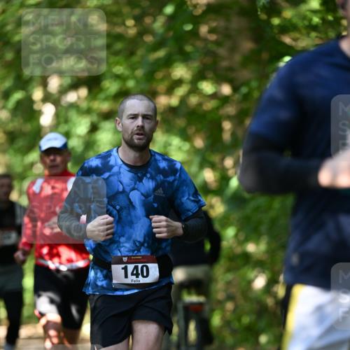 06.10.2024 - Bramfelder Halbmarathon 2024 Dr. Thomas Lammeyer http://msf.ph/oto/7341266 06.10.2024 10:48:44 Laufen 33, 140 meine-sportfotos.de