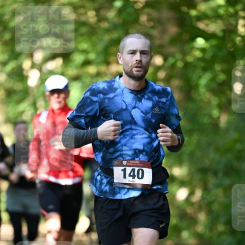 06.10.2024 - Bramfelder Halbmarathon 2024 Dr. Thomas Lammeyer http://msf.ph/oto/7341271 06.10.2024 10:48:45 Laufen 33, 140 meine-sportfotos.de