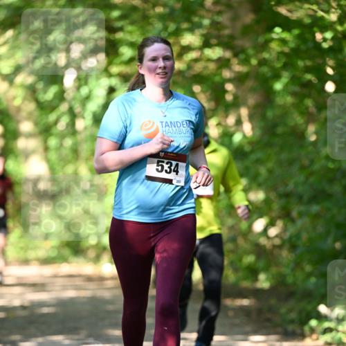 06.10.2024 - Bramfelder Halbmarathon 2024 Dr. Thomas Lammeyer http://msf.ph/oto/7341388 06.10.2024 10:49:11 Laufen 534, 203 meine-sportfotos.de