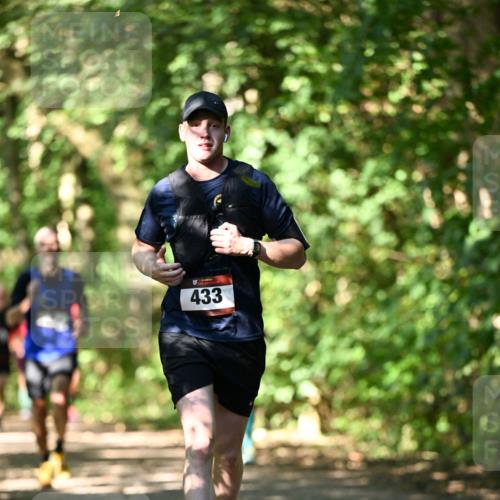 06.10.2024 - Bramfelder Halbmarathon 2024 Dr. Thomas Lammeyer http://msf.ph/oto/7341501 06.10.2024 10:49:50 Laufen 433 meine-sportfotos.de