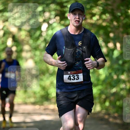 06.10.2024 - Bramfelder Halbmarathon 2024 Dr. Thomas Lammeyer http://msf.ph/oto/7341511 06.10.2024 10:49:52 Laufen 33, 433 meine-sportfotos.de