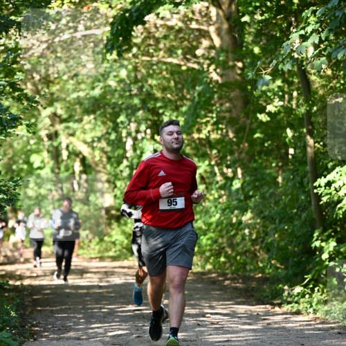 06.10.2024 - Bramfelder Halbmarathon 2024 Dr. Thomas Lammeyer http://msf.ph/oto/7341579 06.10.2024 10:50:09 Laufen 95 meine-sportfotos.de