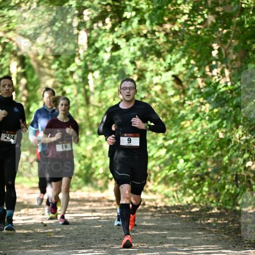 06.10.2024 - Bramfelder Halbmarathon 2024 Dr. Thomas Lammeyer http://msf.ph/oto/7341668 06.10.2024 10:50:30 Laufen 294, 19, 6 meine-sportfotos.de