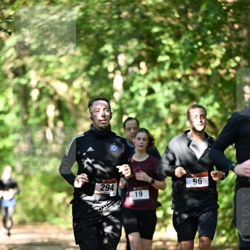 06.10.2024 - Bramfelder Halbmarathon 2024 Dr. Thomas Lammeyer http://msf.ph/oto/7341682 06.10.2024 10:50:32 Laufen 294, 176, 19, 96 meine-sportfotos.de