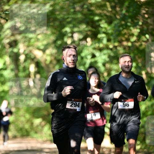 06.10.2024 - Bramfelder Halbmarathon 2024 Dr. Thomas Lammeyer http://msf.ph/oto/7341684 06.10.2024 10:50:33 Laufen 294, 176, 96 meine-sportfotos.de