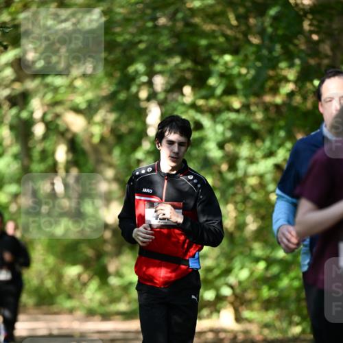 06.10.2024 - Bramfelder Halbmarathon 2024 Dr. Thomas Lammeyer http://msf.ph/oto/7341696 06.10.2024 10:50:36 Laufen  meine-sportfotos.de