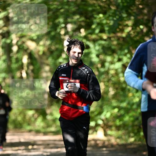 06.10.2024 - Bramfelder Halbmarathon 2024 Dr. Thomas Lammeyer http://msf.ph/oto/7341698 06.10.2024 10:50:36 Laufen  meine-sportfotos.de