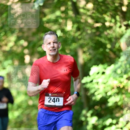 06.10.2024 - Bramfelder Halbmarathon 2024 Dr. Thomas Lammeyer http://msf.ph/oto/7341771 06.10.2024 10:51:01 Laufen 240 meine-sportfotos.de