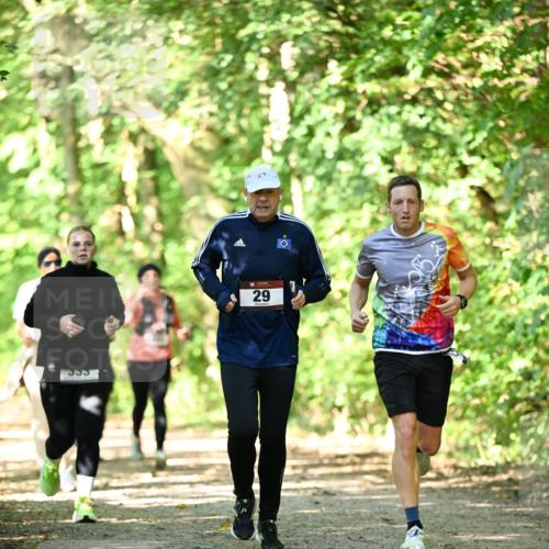 06.10.2024 - Bramfelder Halbmarathon 2024 Dr. Thomas Lammeyer http://msf.ph/oto/7341968 06.10.2024 10:52:00 Laufen 355, 29 meine-sportfotos.de