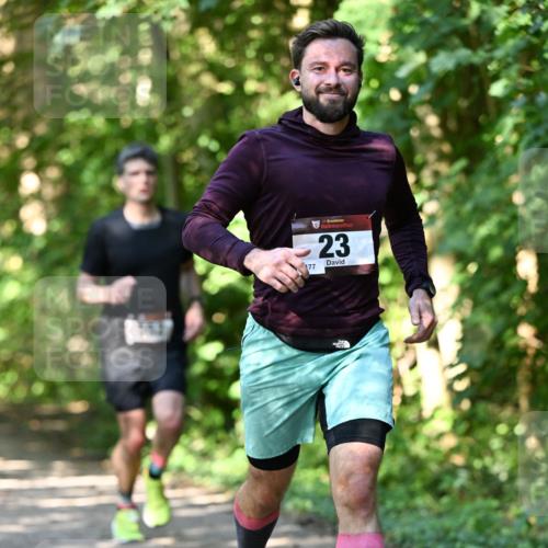 06.10.2024 - Bramfelder Halbmarathon 2024 Dr. Thomas Lammeyer http://msf.ph/oto/7342103 06.10.2024 10:52:33 Laufen 177, 33, 23 meine-sportfotos.de
