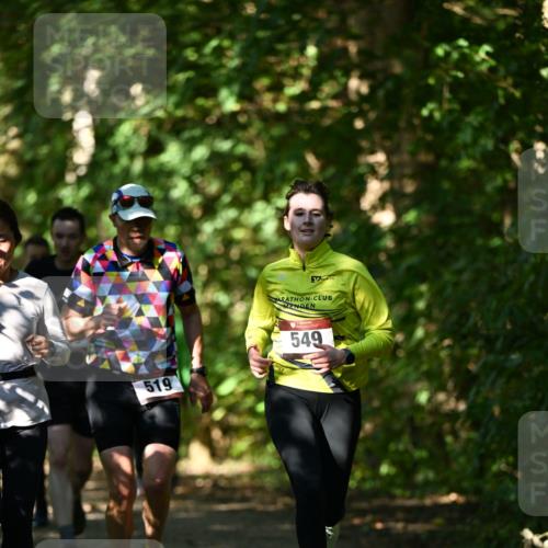 06.10.2024 - Bramfelder Halbmarathon 2024 Dr. Thomas Lammeyer http://msf.ph/oto/7342377 06.10.2024 10:53:10 Laufen 519, 549 meine-sportfotos.de