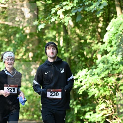 06.10.2024 - Bramfelder Halbmarathon 2024 Dr. Thomas Lammeyer http://msf.ph/oto/7342504 06.10.2024 10:53:26 Laufen 229, 230 meine-sportfotos.de