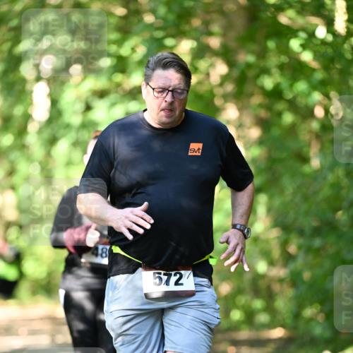 06.10.2024 - Bramfelder Halbmarathon 2024 Dr. Thomas Lammeyer http://msf.ph/oto/7342589 06.10.2024 10:53:36 Laufen 48, 572 meine-sportfotos.de