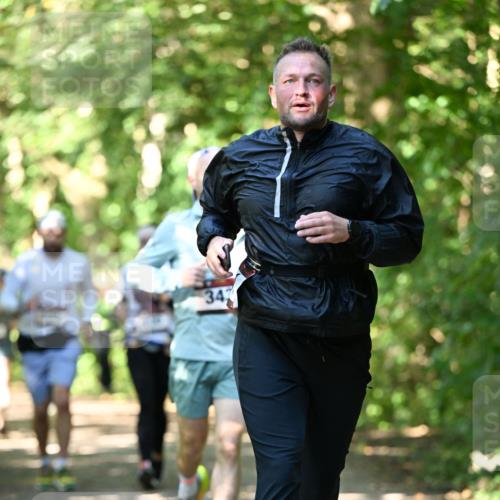 06.10.2024 - Bramfelder Halbmarathon 2024 Dr. Thomas Lammeyer http://msf.ph/oto/7342722 06.10.2024 10:53:53 Laufen 347 meine-sportfotos.de