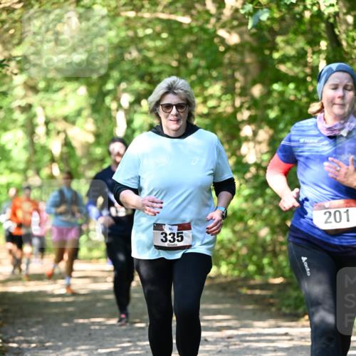 06.10.2024 - Bramfelder Halbmarathon 2024 Dr. Thomas Lammeyer http://msf.ph/oto/7342907 06.10.2024 10:54:09 Laufen 96, 335, 201 meine-sportfotos.de
