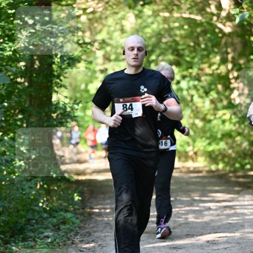 06.10.2024 - Bramfelder Halbmarathon 2024 Dr. Thomas Lammeyer http://msf.ph/oto/7343179 06.10.2024 10:54:45 Laufen 84, 16 meine-sportfotos.de