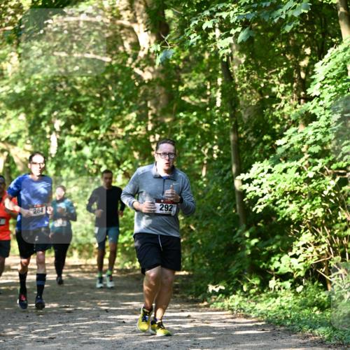 06.10.2024 - Bramfelder Halbmarathon 2024 Dr. Thomas Lammeyer http://msf.ph/oto/7343192 06.10.2024 10:54:54 Laufen 264, 292 meine-sportfotos.de
