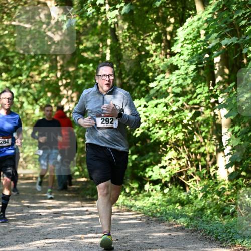 06.10.2024 - Bramfelder Halbmarathon 2024 Dr. Thomas Lammeyer http://msf.ph/oto/7343199 06.10.2024 10:54:54 Laufen 2642, 292 meine-sportfotos.de