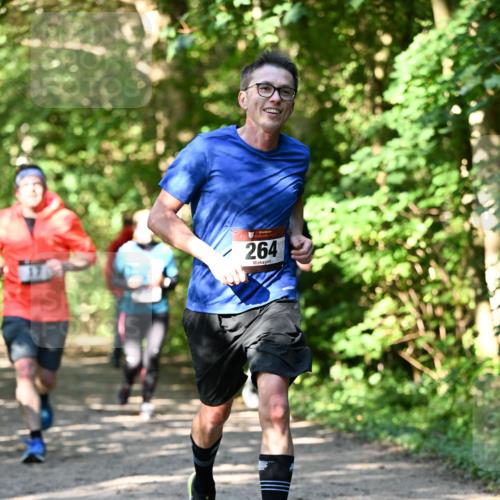 06.10.2024 - Bramfelder Halbmarathon 2024 Dr. Thomas Lammeyer http://msf.ph/oto/7343212 06.10.2024 10:54:57 Laufen 264 meine-sportfotos.de
