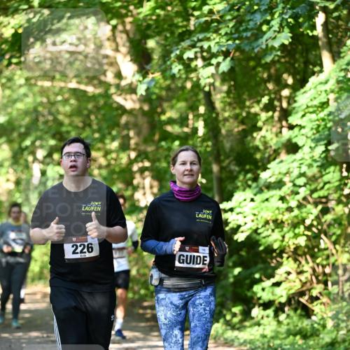 06.10.2024 - Bramfelder Halbmarathon 2024 Dr. Thomas Lammeyer http://msf.ph/oto/7343355 06.10.2024 10:55:54 Laufen 226, 143 meine-sportfotos.de