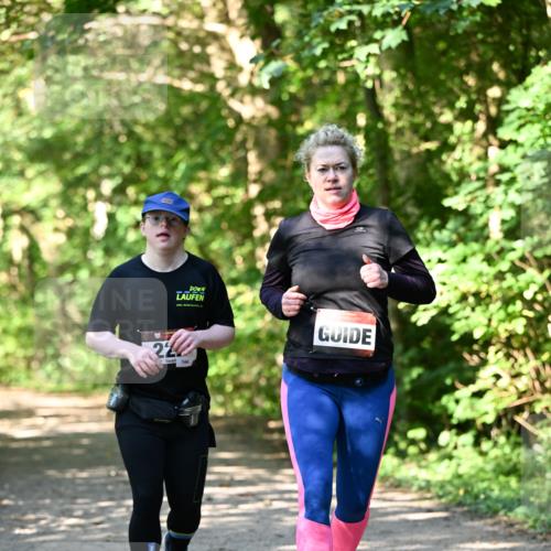 06.10.2024 - Bramfelder Halbmarathon 2024 Dr. Thomas Lammeyer http://msf.ph/oto/7343501 06.10.2024 10:56:58 Laufen 22, 144 meine-sportfotos.de