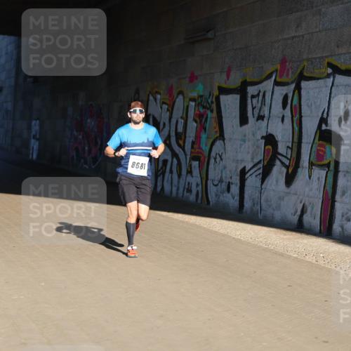06.10.2024 - 19. swb-Marathon Bremen Michael Strokosch http://msf.ph/oto/7343947 06.10.2024 10:09:57 Laufen 8681 meine-sportfotos.de
