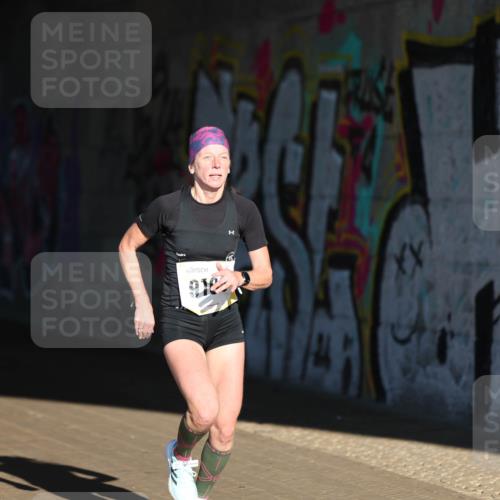 06.10.2024 - 19. swb-Marathon Bremen Michael Strokosch http://msf.ph/oto/7343959 06.10.2024 10:10:06 Laufen  meine-sportfotos.de