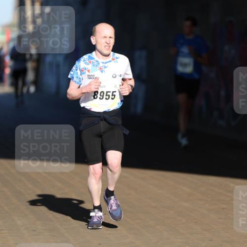 06.10.2024 - 19. swb-Marathon Bremen Michael Strokosch http://msf.ph/oto/7343978 06.10.2024 10:10:13 Laufen 8955 meine-sportfotos.de