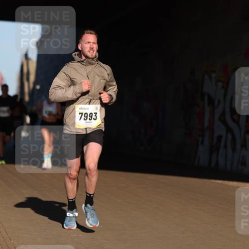 06.10.2024 - 19. swb-Marathon Bremen Michael Strokosch http://msf.ph/oto/7344074 06.10.2024 10:11:15 Laufen 230, 7993 meine-sportfotos.de