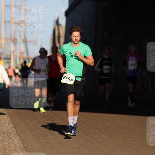 06.10.2024 - 19. swb-Marathon Bremen Michael Strokosch http://msf.ph/oto/7344247 06.10.2024 10:12:05 Laufen 8446 meine-sportfotos.de