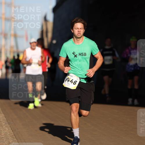 06.10.2024 - 19. swb-Marathon Bremen Michael Strokosch http://msf.ph/oto/7344256 06.10.2024 10:12:06 Laufen 8446 meine-sportfotos.de